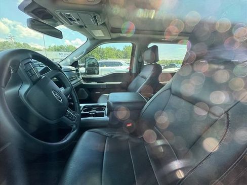 Used 2023 Ford F250 Lariat w/ Lariat Ultimate Package AWD/4WD image 8