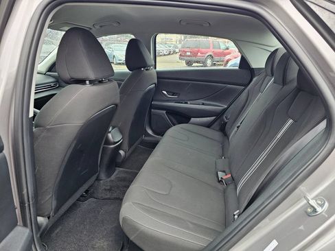Used 2023 Hyundai Elantra Blue FWD image 17