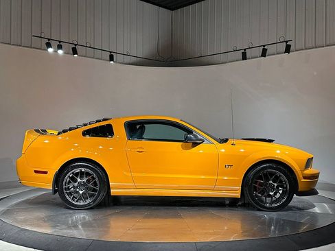 Used 2007 Ford Mustang GT RWD image 5