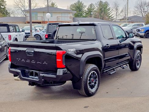Used 2024 Toyota Tacoma TRD Off-Road image 25