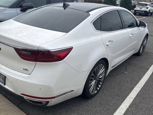 Used 2018 Kia Cadenza Limited w/ Paint Protection Package image 9