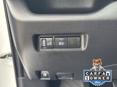 Used 2025 Toyota RAV4 XLE AWD/4WD image 33