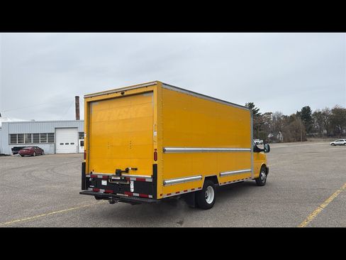 Used 2021 GMC Savana 3500 Extended w/ Power Convenience Package image 5