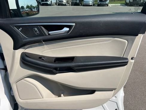 Used 2020 Ford Edge Titanium w/ Equipment Group 301A AWD/4WD image 10