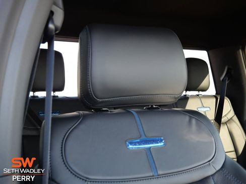 New 2025 Ford F150 Platinum w/ FX4 Off-Road Package image 17