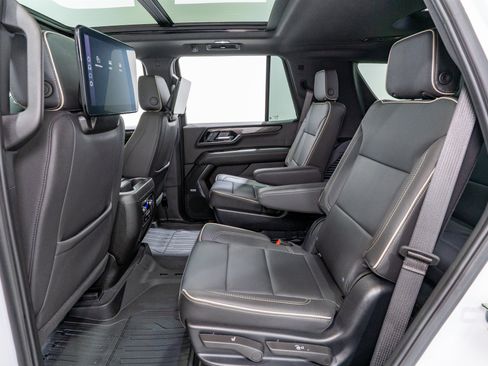 Used 2025 GMC Yukon Elevation w/ Elevation Premium Package AWD/4WD image 33