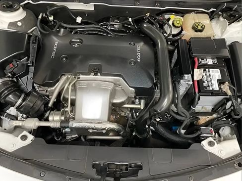 Used 2016 Buick Regal FWD image 16