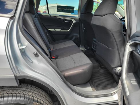Used 2021 Toyota RAV4 XLE FWD image 31