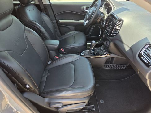 Used 2019 Jeep Compass Limited AWD/4WD image 14
