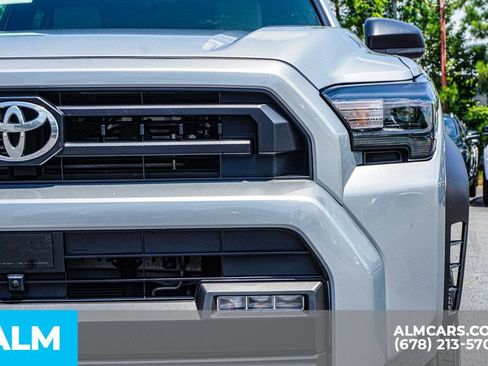 Used 2025 Toyota 4Runner SR5 RWD image 12