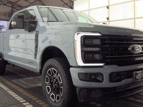 Used 2025 Ford F350 Platinum w/ FX4 Off-Road Package image 3