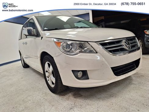 Used 2011 Volkswagen Routan SEL Premium FWD image 27
