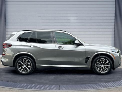 New 2026 BMW X5 xDrive40i w/ M Sport Package image 3