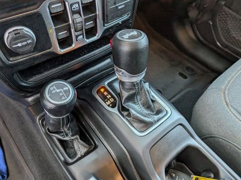 Used 2024 Jeep Wrangler Sport S image 16