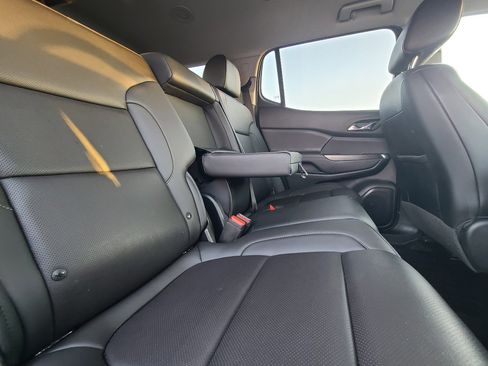 Used 2023 GMC Acadia SLT w/ Trailering Package image 16