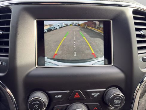 Used 2019 Jeep Grand Cherokee Laredo w/ Security & Convenience Group image 26