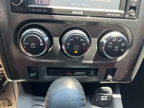 Used 2014 Dodge Challenger SXT RWD image 15