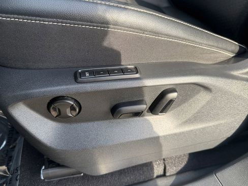 Used 2022 Volkswagen Atlas SEL R-Line image 12