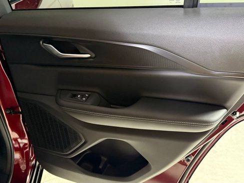 New 2025 Jeep Grand Cherokee Altitude image 17