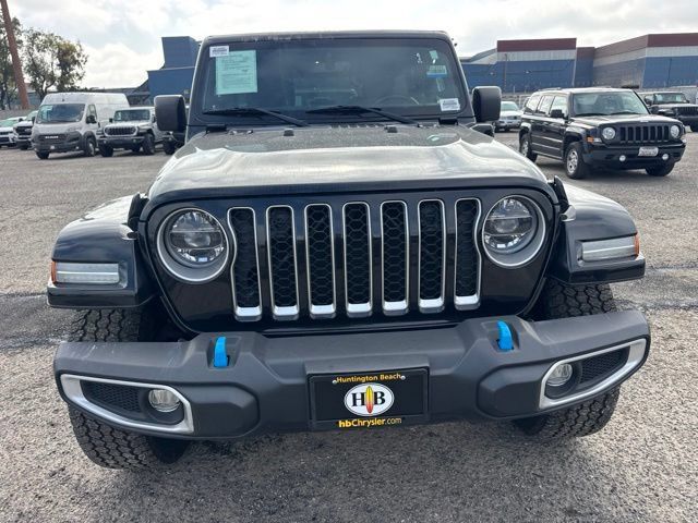 Used 2022 Jeep Wrangler Unlimited Sahara w/ Cold Weather Group AWD/4WD image 2