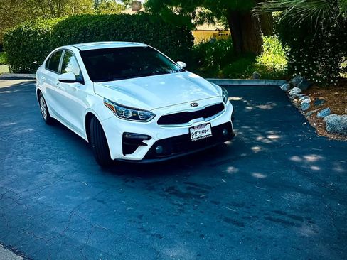 Used 2019 Kia Forte Sedan FWD image 2
