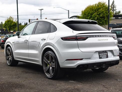 Used 2023 Porsche Cayenne Turbo S AWD/4WD image 12