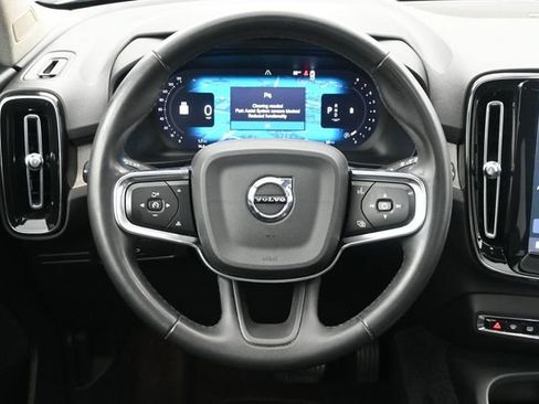 Used 2023 Volvo XC40 B4 Ultimate FWD image 23