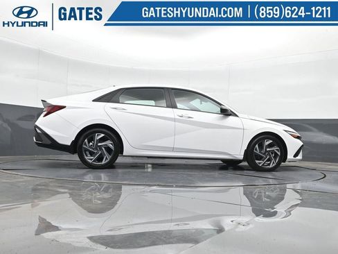 New 2025 Hyundai Elantra Sport FWD image 41