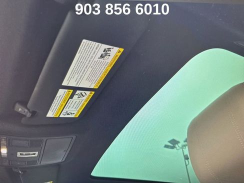 Used 2020 Land Rover Range Rover Evoque SE image 18