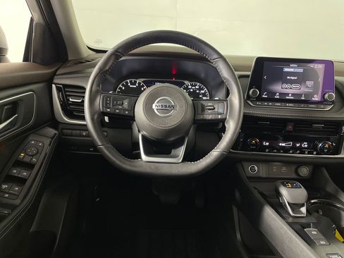 Used 2021 Nissan Rogue SV w/ Premium Package FWD image 15