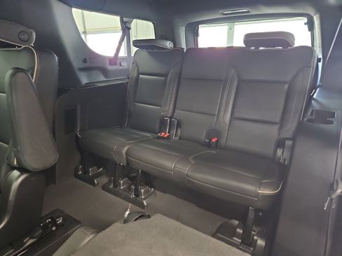 Used 2022 Chevrolet Suburban Premier image 14