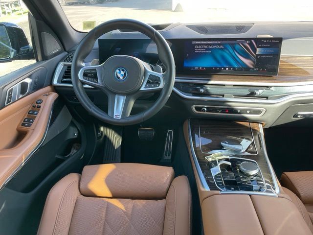 Used 2026 BMW X5 xDrive50e w/ M Sport Package AWD/4WD image 9