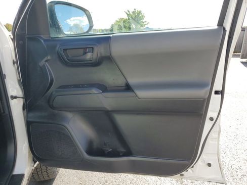 Used 2019 Toyota Tacoma SR image 33