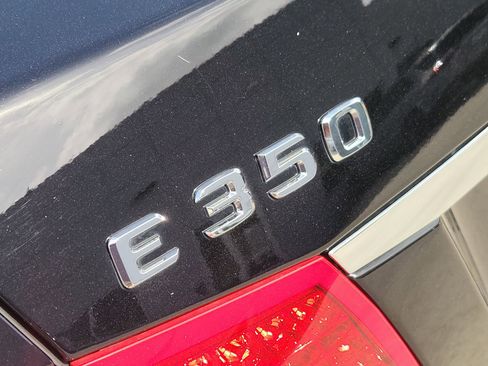 Used 2011 Mercedes-Benz E 350 BlueTEC Sedan image 13