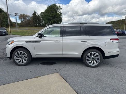 New 2024 Lincoln Navigator Reserve image 9