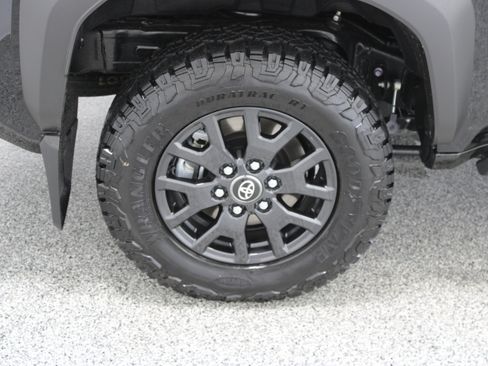 Used 2026 Toyota 4Runner SR5 AWD/4WD image 6