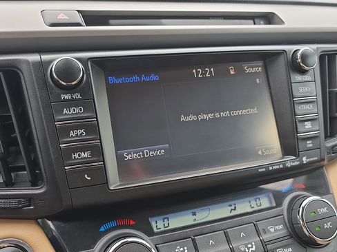 Used 2016 Toyota RAV4 XLE w/ Convenience Package FWD image 20