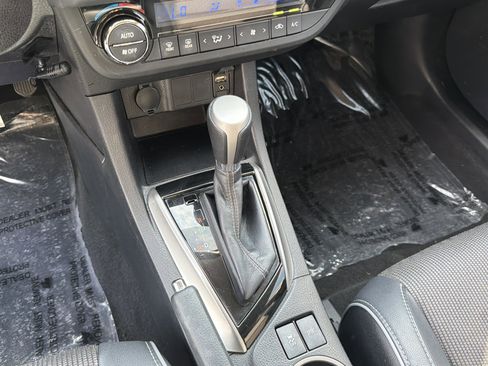 Used 2015 Toyota Corolla S image 27