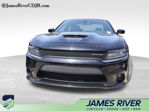 Used 2019 Dodge Charger GT RWD image 4