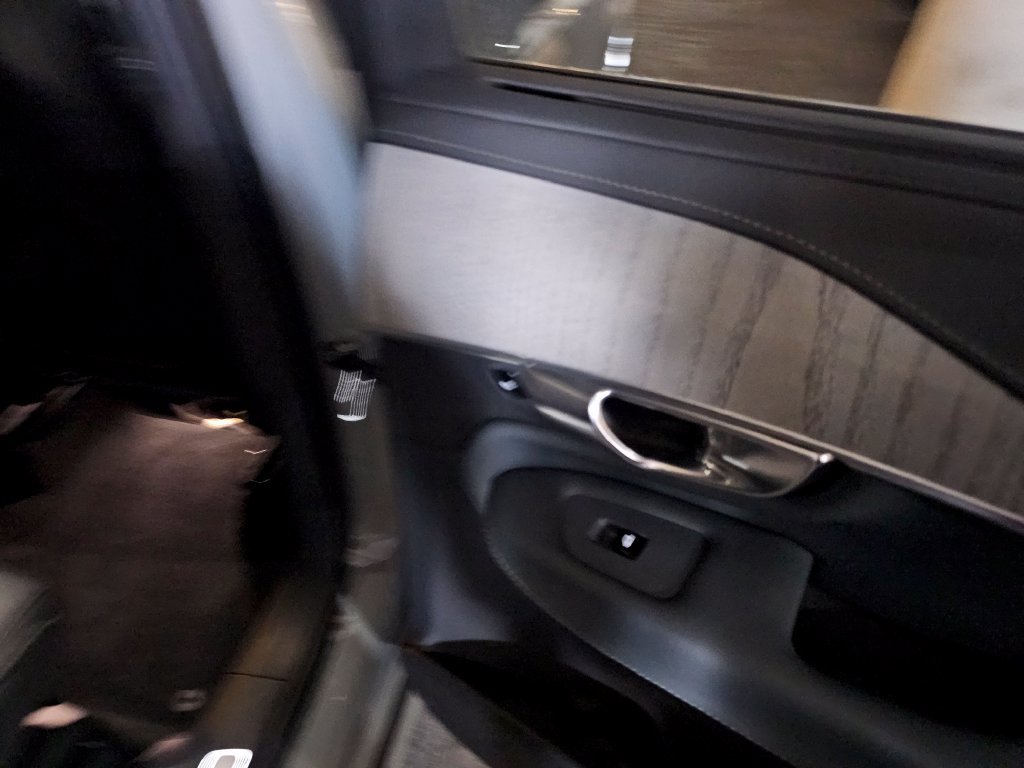 Certified 2025 Volvo XC90 B6 Ultra w/ Protection Package AWD/4WD image 9