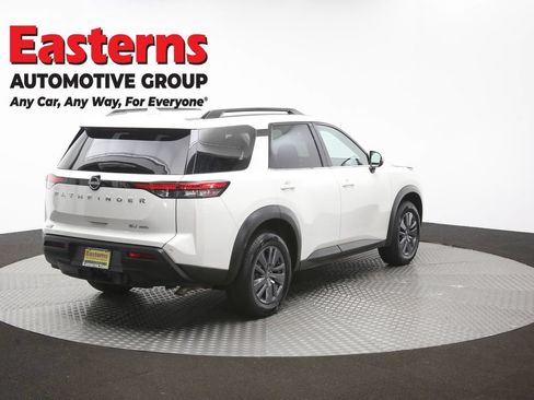 Used 2023 Nissan Pathfinder SV w/ SV Premium Package AWD/4WD image 43