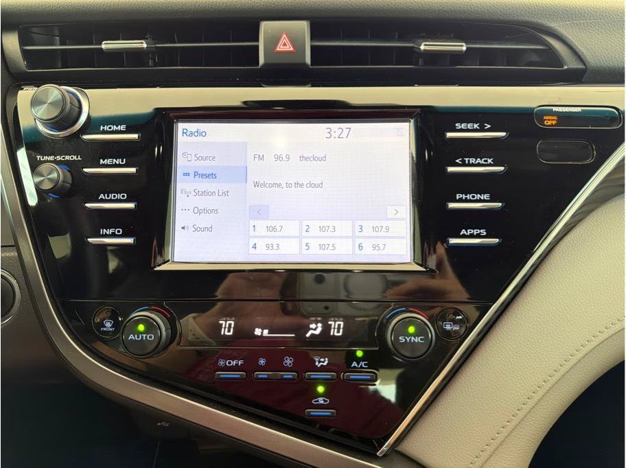 Used 2018 Toyota Camry XLE FWD image 20