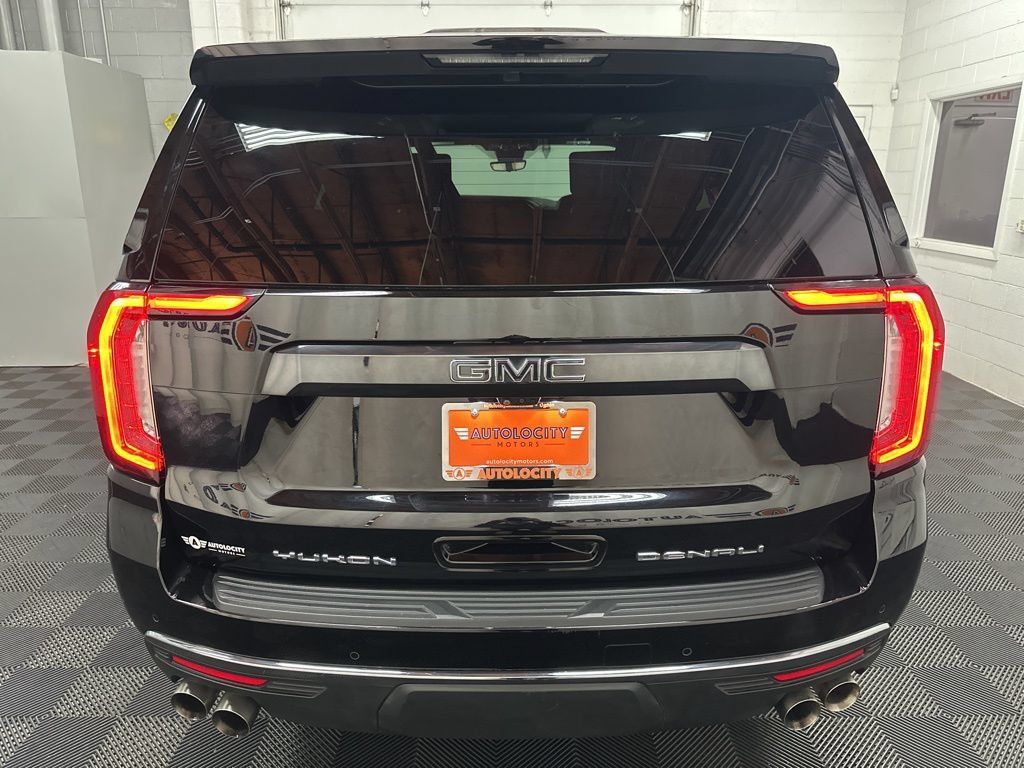 Used 2024 GMC Yukon Denali Ultimate AWD/4WD image 8