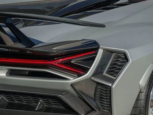 Used 2024 Lamborghini Revuelto image 49