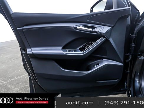 Used 2025 Audi Q6 e-tron Premium w/ Convenience Package image 21