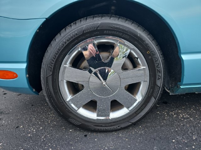 Used 2002 Ford Thunderbird RWD image 9