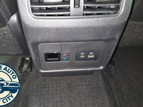 Used 2022 Nissan Rogue SL FWD image 30