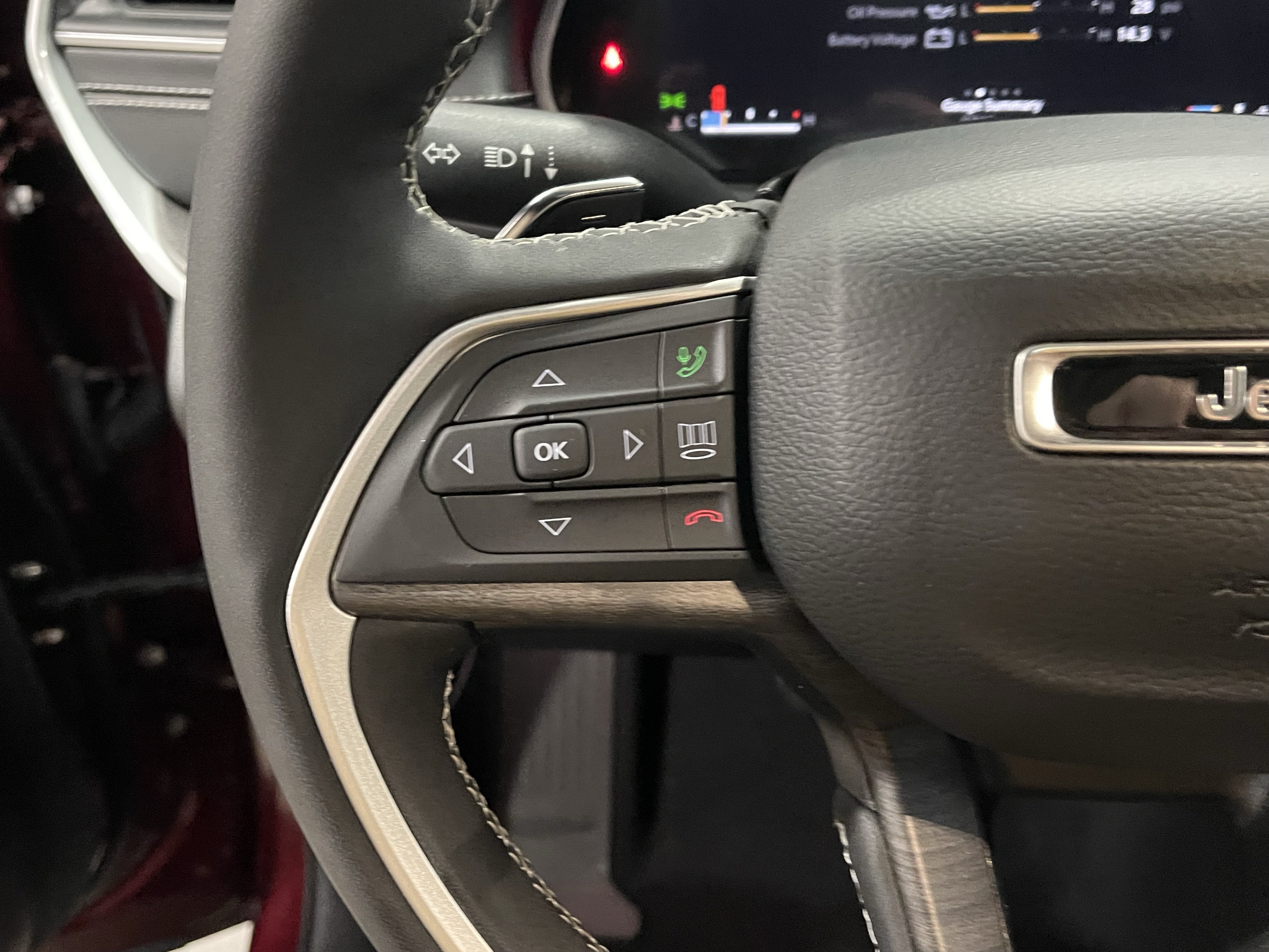 Certified 2024 Jeep Grand Cherokee Limited w/ Black Appearance Package AWD/4WD image 24