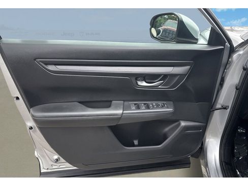 Used 2024 Honda CR-V LX image 11