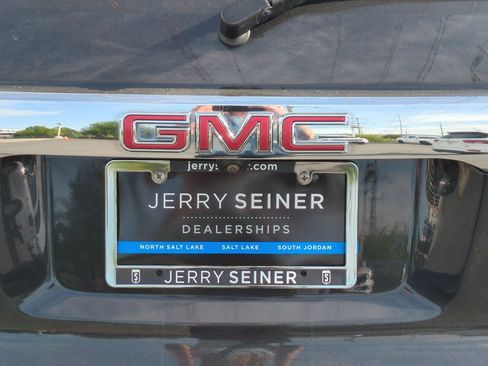 Used 2020 GMC Acadia SLT AWD/4WD image 14